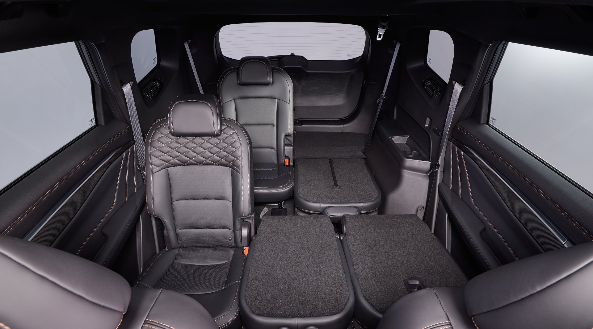 GENİŞ VƏ RAHAT İNTERYER